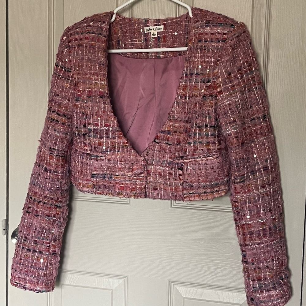 Chic Pink Tweed Cropped Jacket